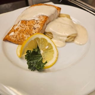 Salmon Dinner (6oz)
